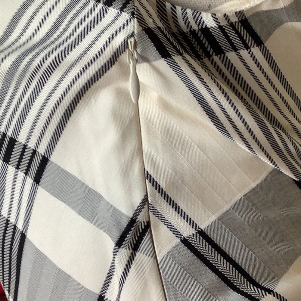 Ivory/Black fluid Plaid Dress.                 #J0506613 - Picture 6 of 11